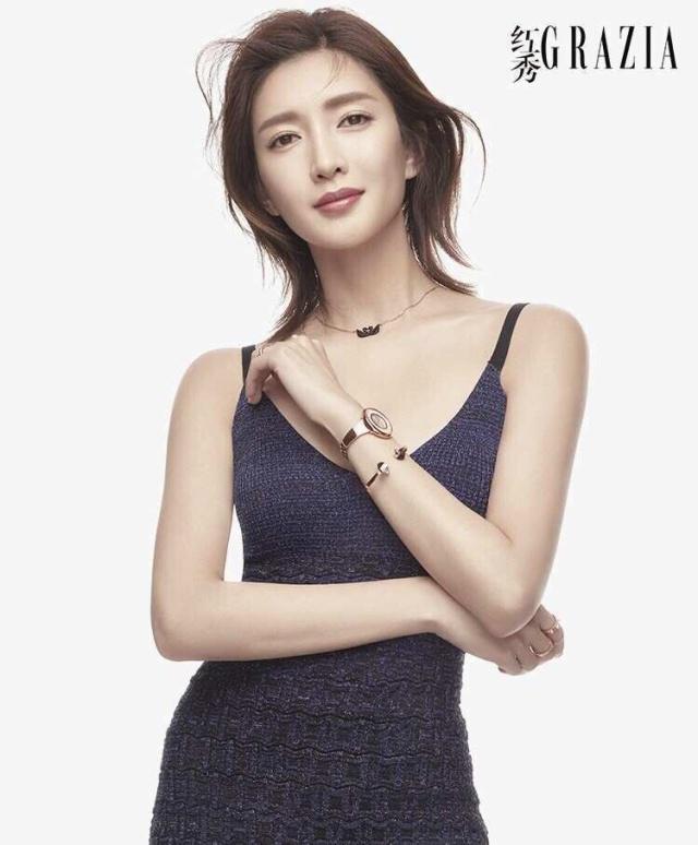 施华洛世奇天鹅项链怎么查询真假,施华洛世奇天鹅项链材质是银吗