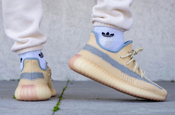 yeezy350v2亚麻色穿搭,yeezy350v2鞋型不一样