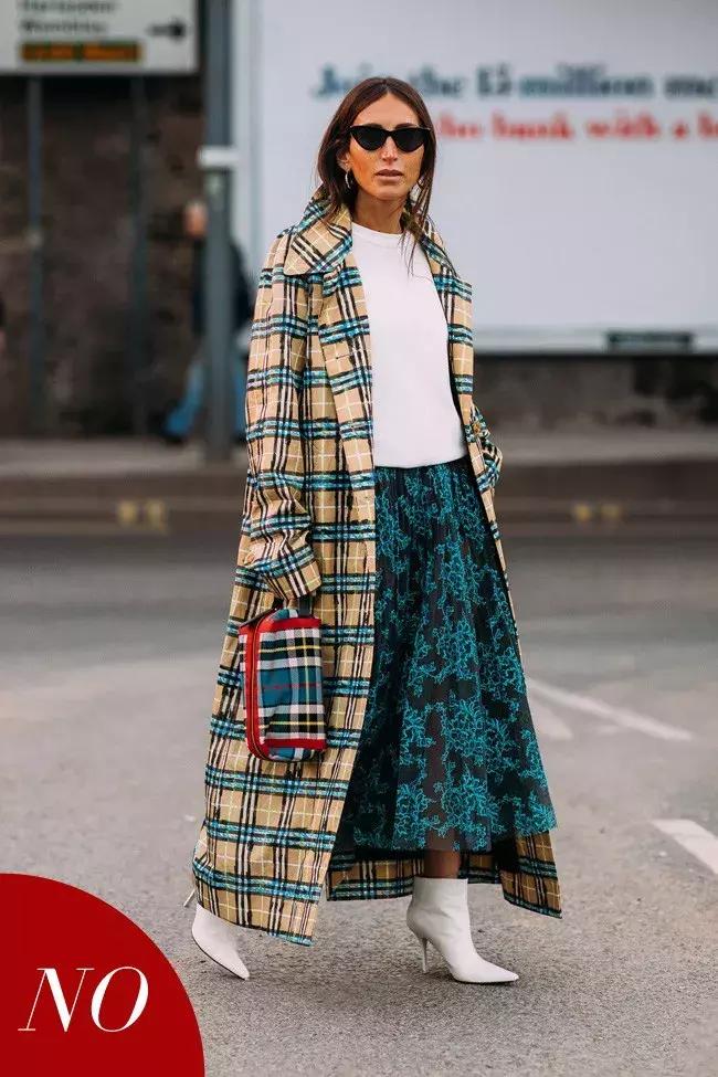 裙摆大衣怎么穿好看,大衣里面的裙子怎么穿