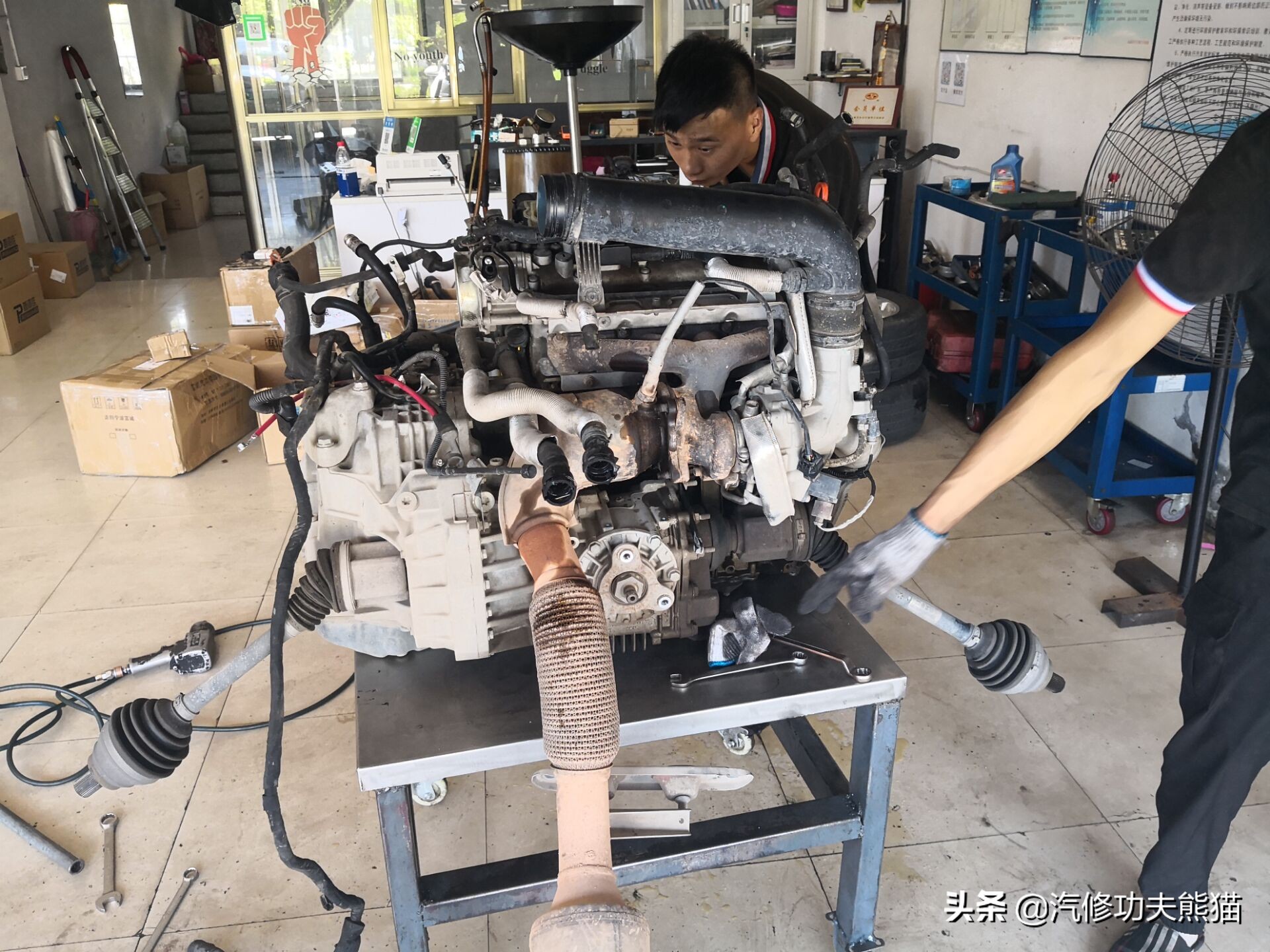 2017款途观丝绸之路1.8t烧机油吗,途观2015款1.8t四驱豪华版烧机油