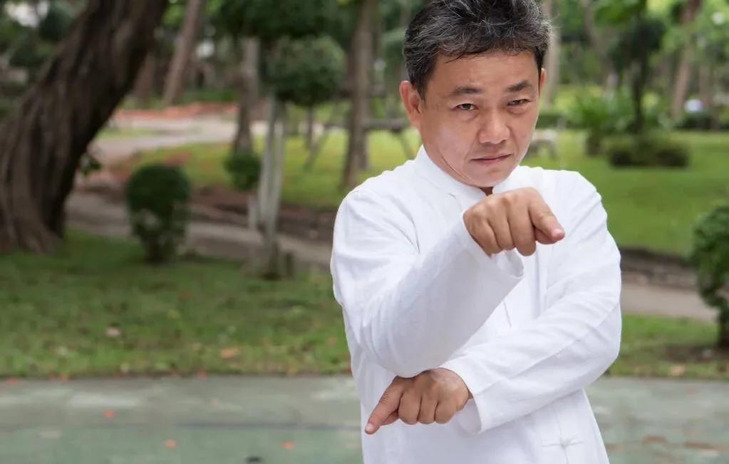 螳螂拳厉害之处在哪,现实中的螳螂拳的杀伤力多强