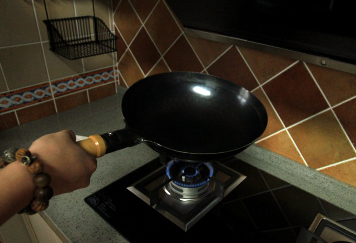 陈枝记和苏泊尔铁锅,山田锅好还是陈枝记好