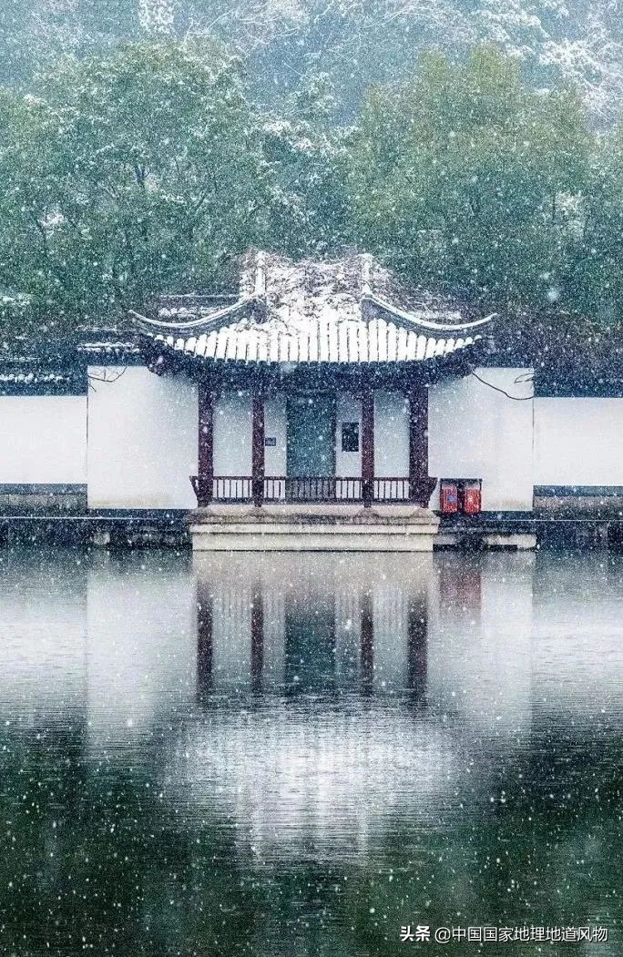 在酒缸里长大的人,泡在酒缸里的人