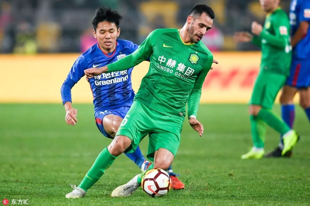 张稀哲巴坎布破门,中超对国安张稀哲