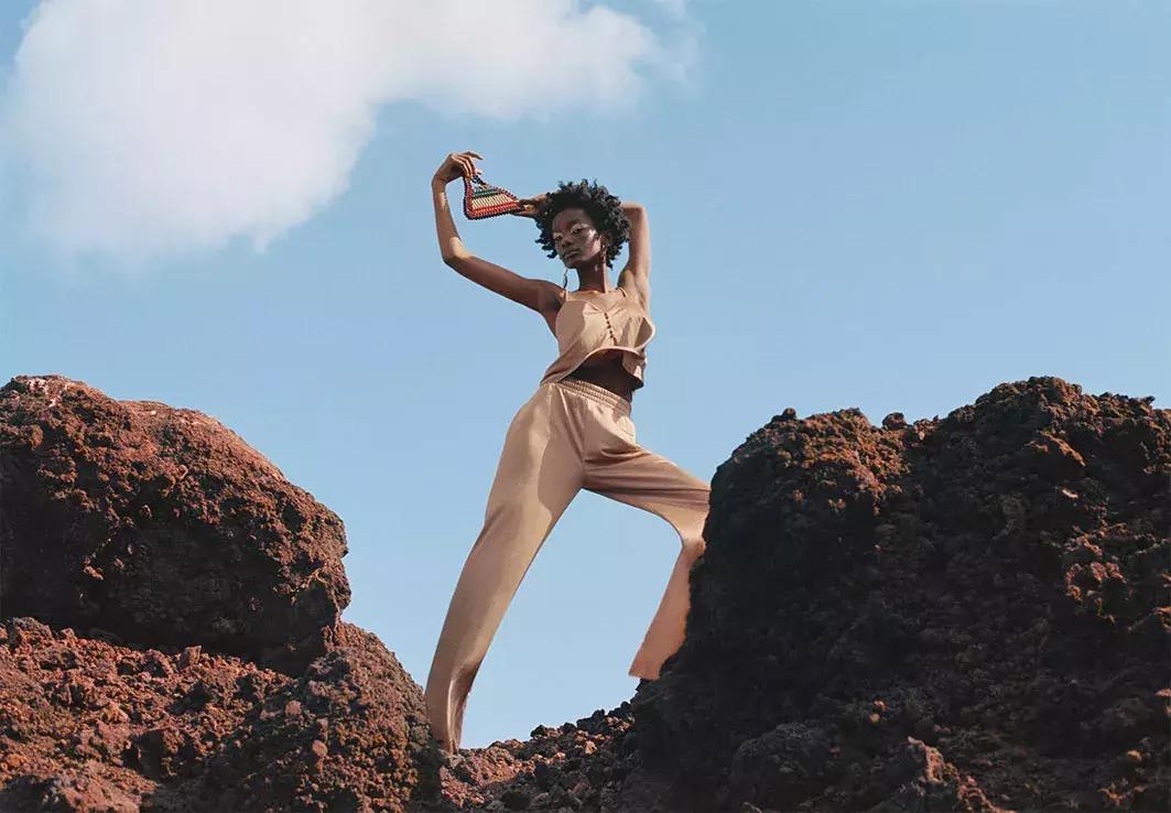 快时尚品牌2023年挣多少钱,快时尚开店费用