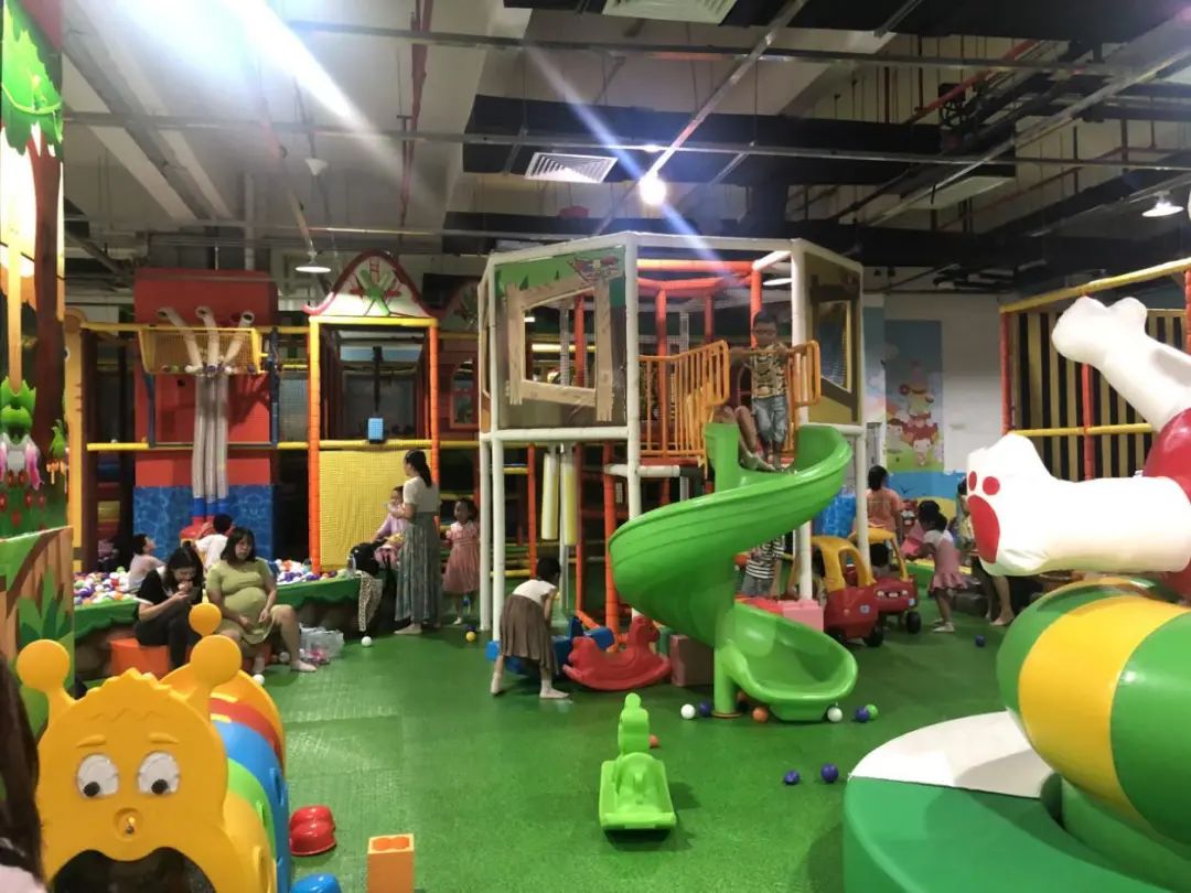 在大岗逛了一天，朋友决定买下这家店铺