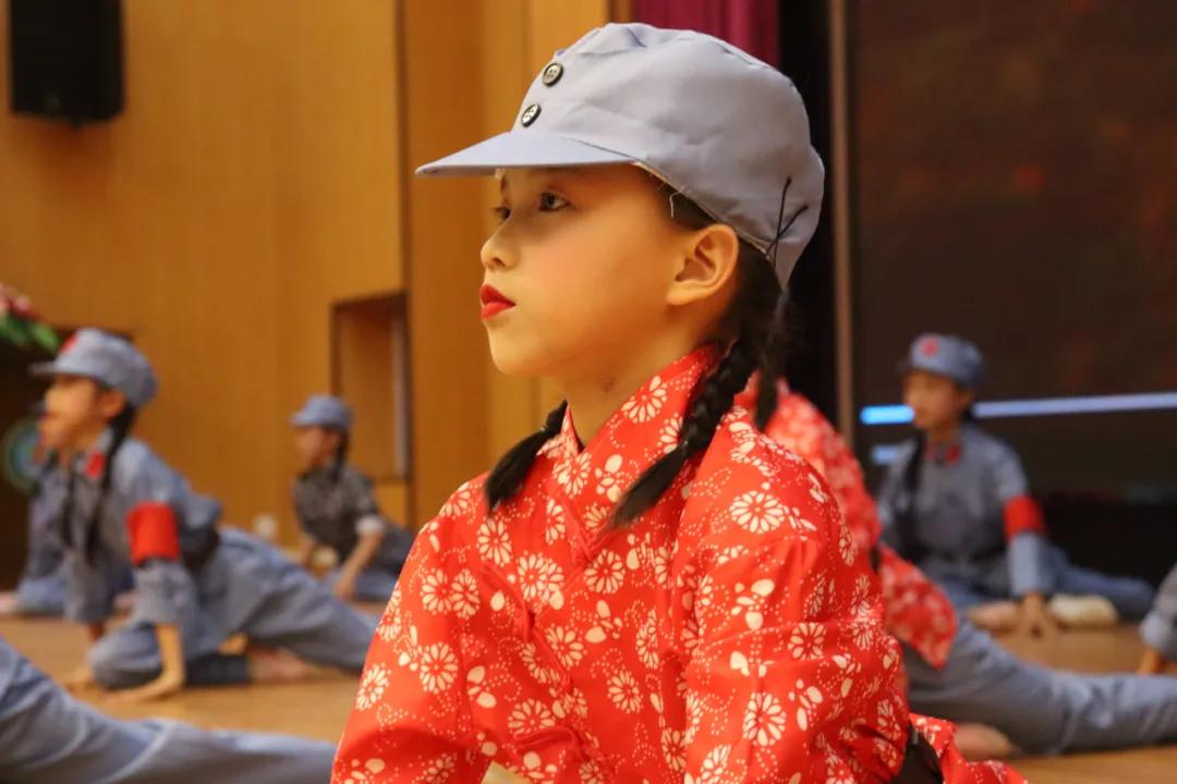 儿童庆祝建党100周年文艺汇演,庆祝建党百年文艺演出儿童合唱