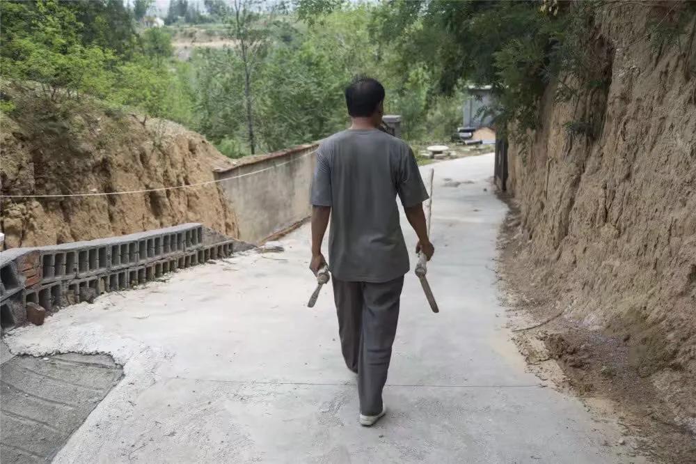 人在困境中该怎么办,如果陷入困境感到焦虑怎么办