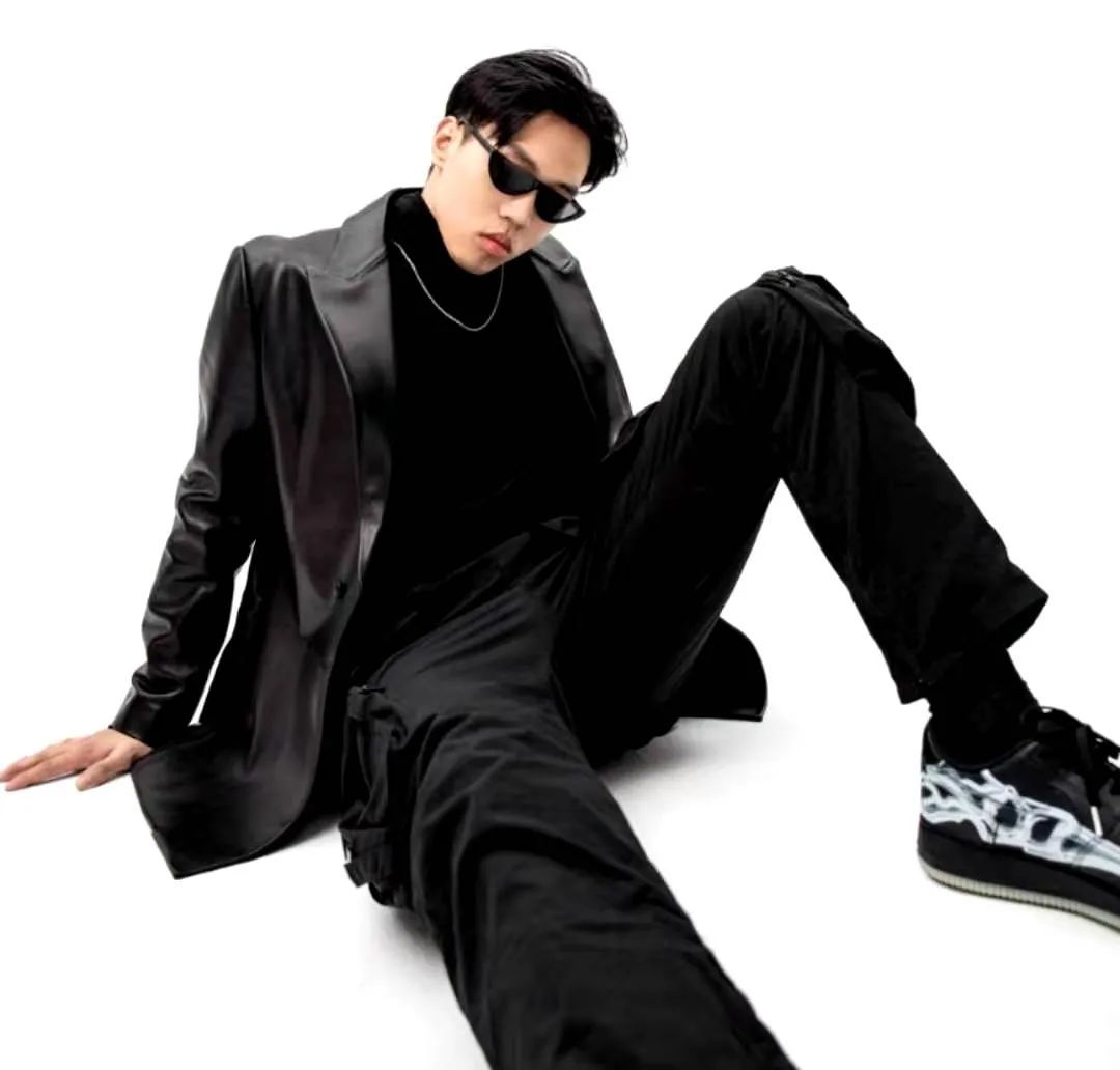 一不小心，《官方回答》成了夏天最火的hitsong