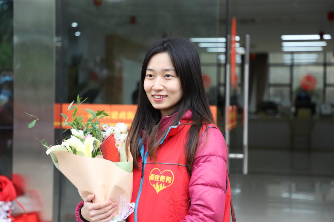 致敬深圳抗疫一线志愿者,致敬志愿者为抗疫奉献光和热