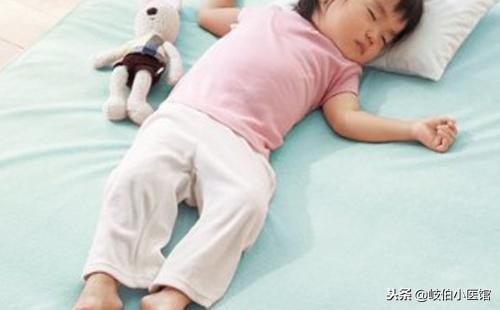 小孩尿床用画地图来形容,孩子尿床画地图