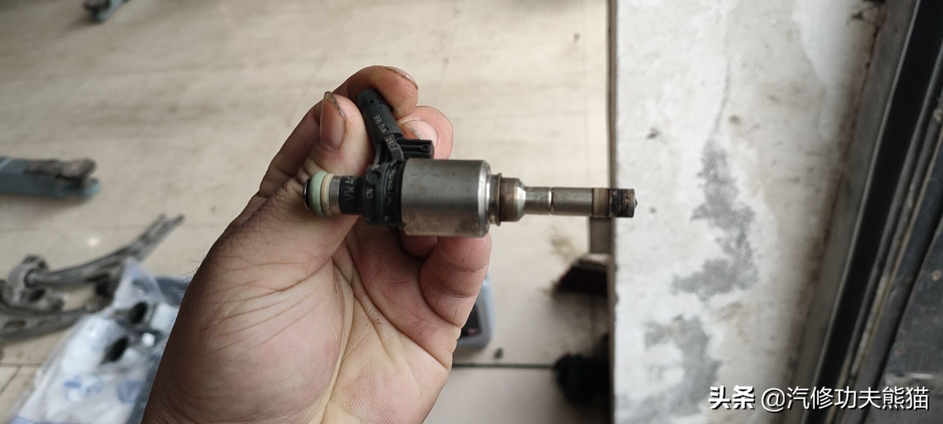 奥迪q5烧机油狂飙,奥迪q5烧机油且发动机抖动