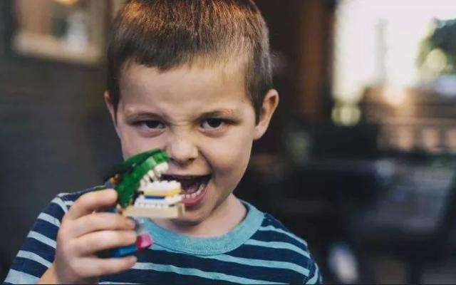 小孩骂人有什么办法解决,小孩骂人该怎么惩罚