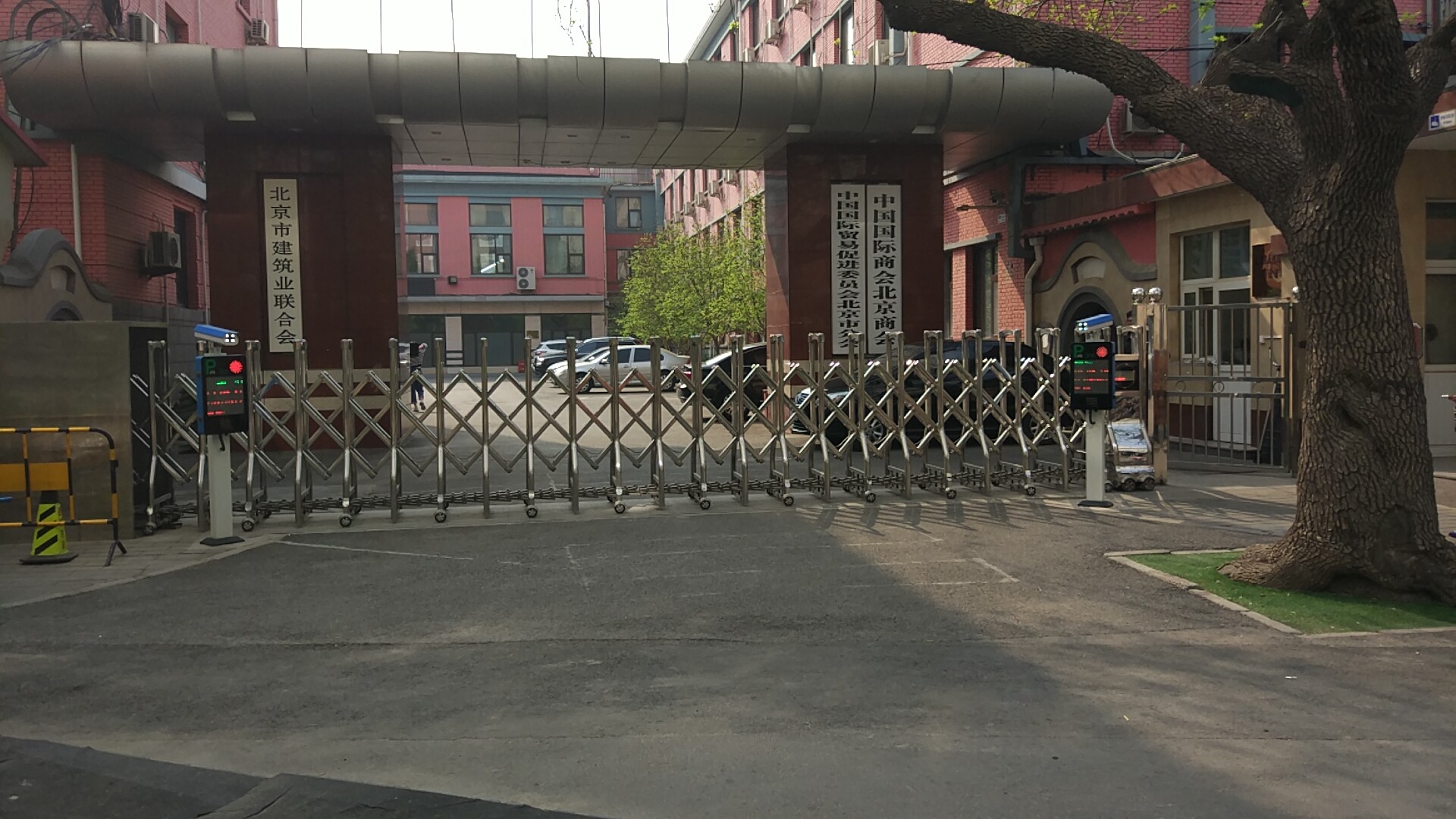 电动伸缩门带车牌识别安装教程,伸缩门车牌识别系统怎么设置