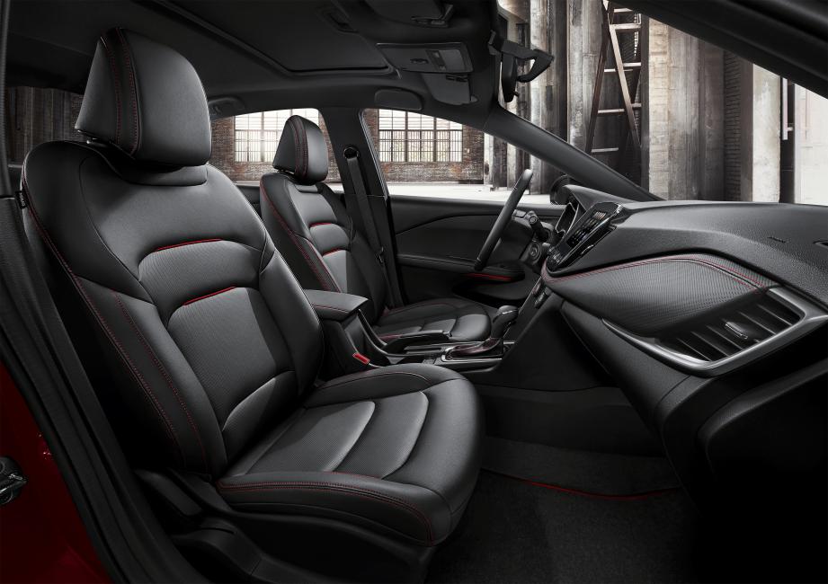 科鲁泽与卡罗拉的路线之争:追啊追啊,是谁的骄傲放纵