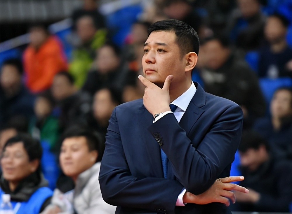 山东惊现“哈鲨”组合，内外连线合砍45分，这么打山东真有戏