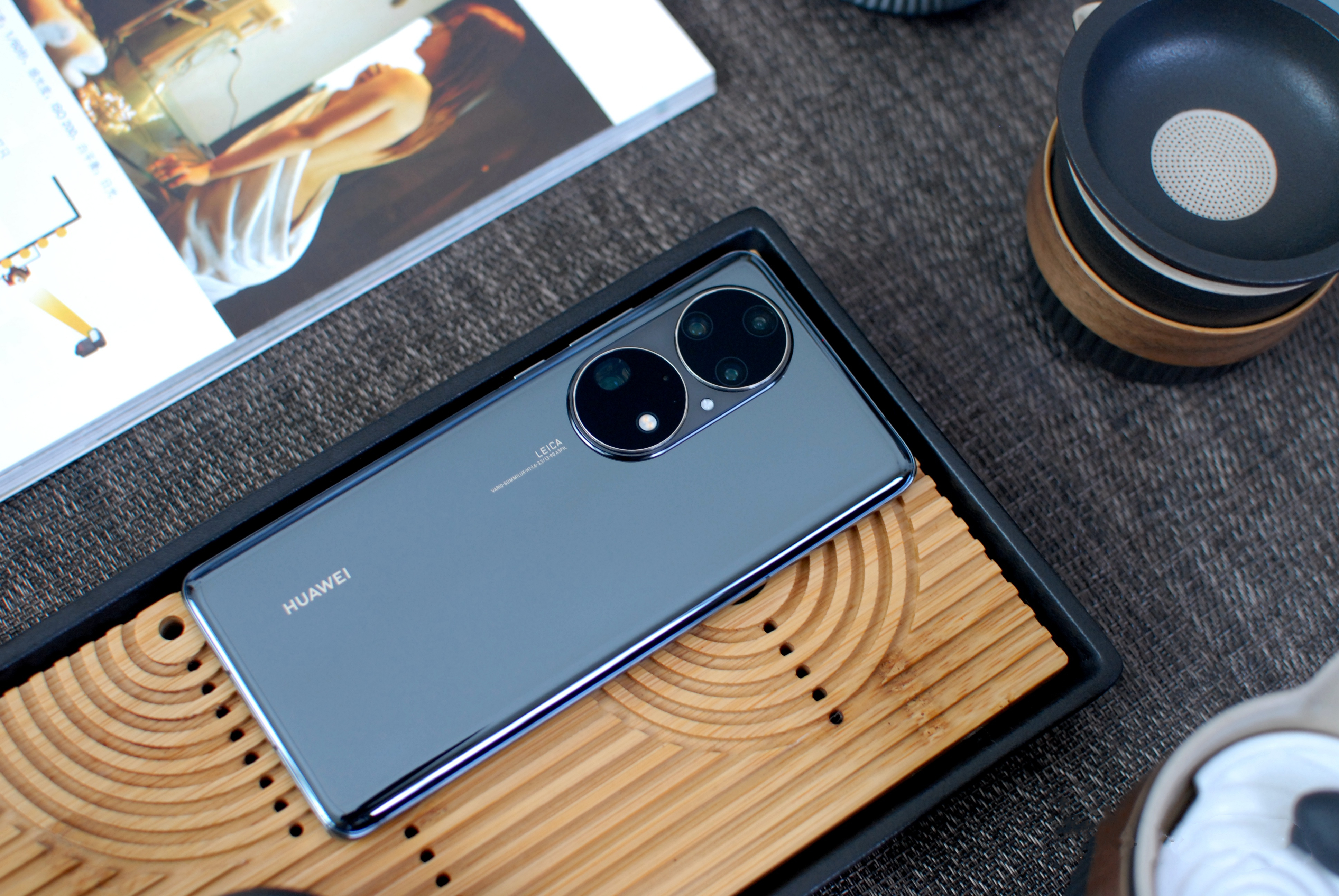 200倍变焦+鸿蒙系统,8+256G卖6488,华为5nm旗舰值这个价吗?