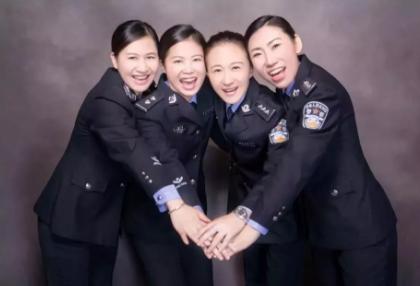 传奇！从女特警到女律师，她潜伏当*底卧**，如今是最受欢迎的刑辩律师之一！