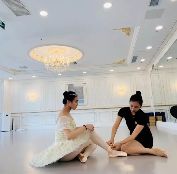 赌王女孩何超欣,赌王女儿何超欣减肥