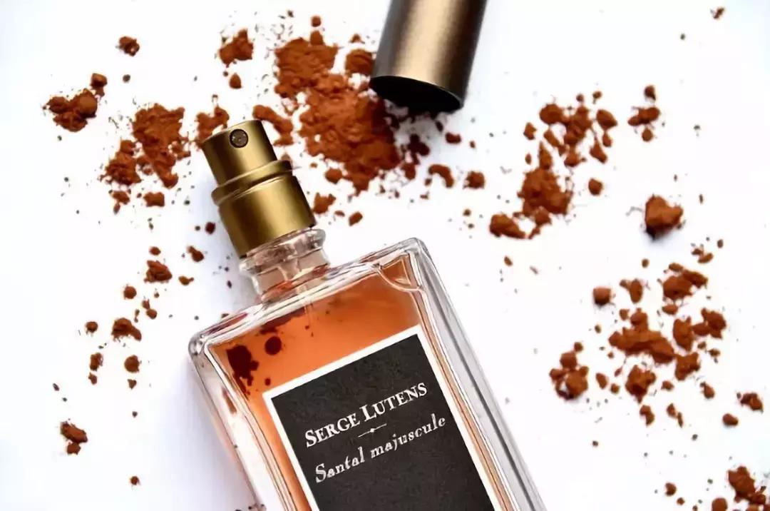 男人用了香水代表什么,男人用错香水