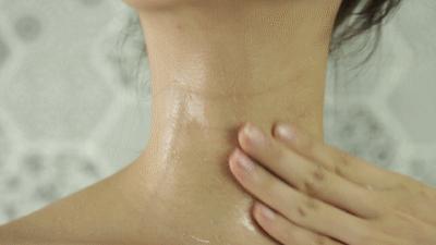 有的女生表面上光鲜亮丽,有的女生表面上白白净净的