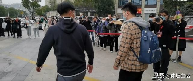 国乒樊振东军装,国乒陈梦新队服