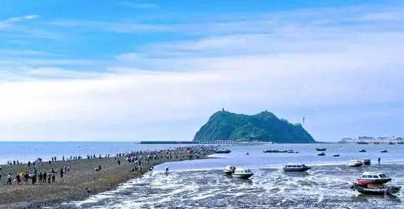 全国300多个著名景区免费游！别忘了带上这个证~