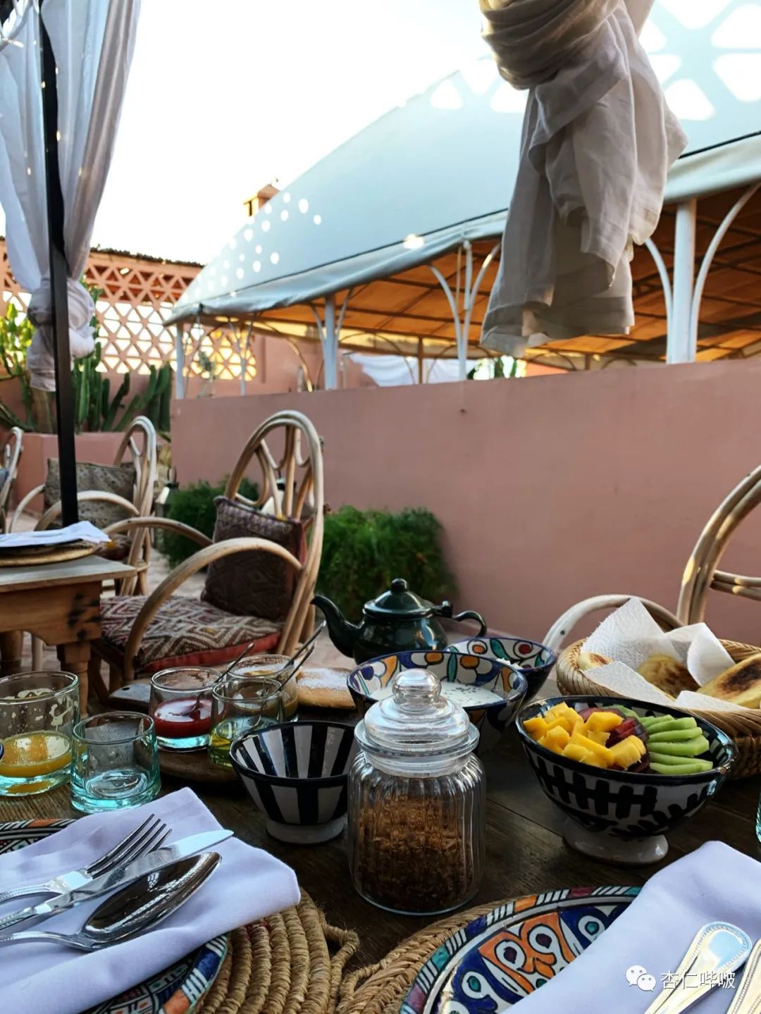 去摩洛哥的第一件事,在摩洛哥做一场一千零一夜的美梦