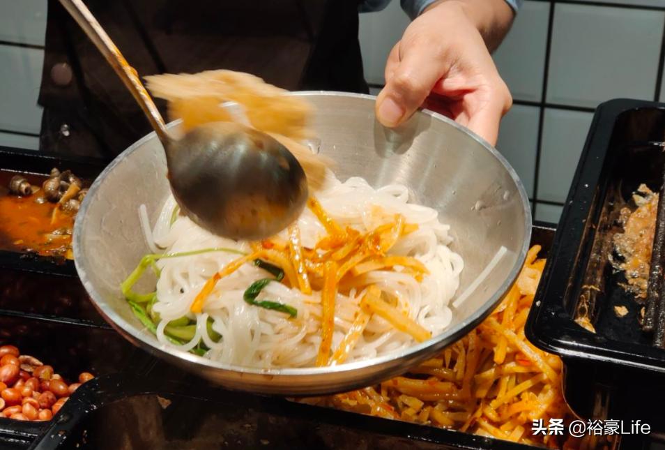 螺蛳粉推荐螺霸王螺蛳粉,爱民螺蛳粉和蓝姐螺蛳粉哪个辣