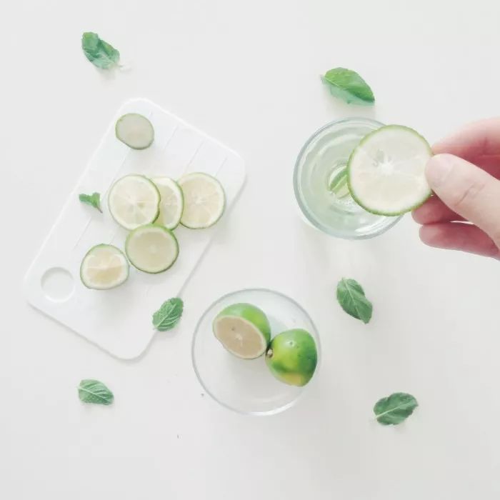 红茶柠檬水减肥吗还是增肥,晚上睡觉前喝柠檬水会增肥吗