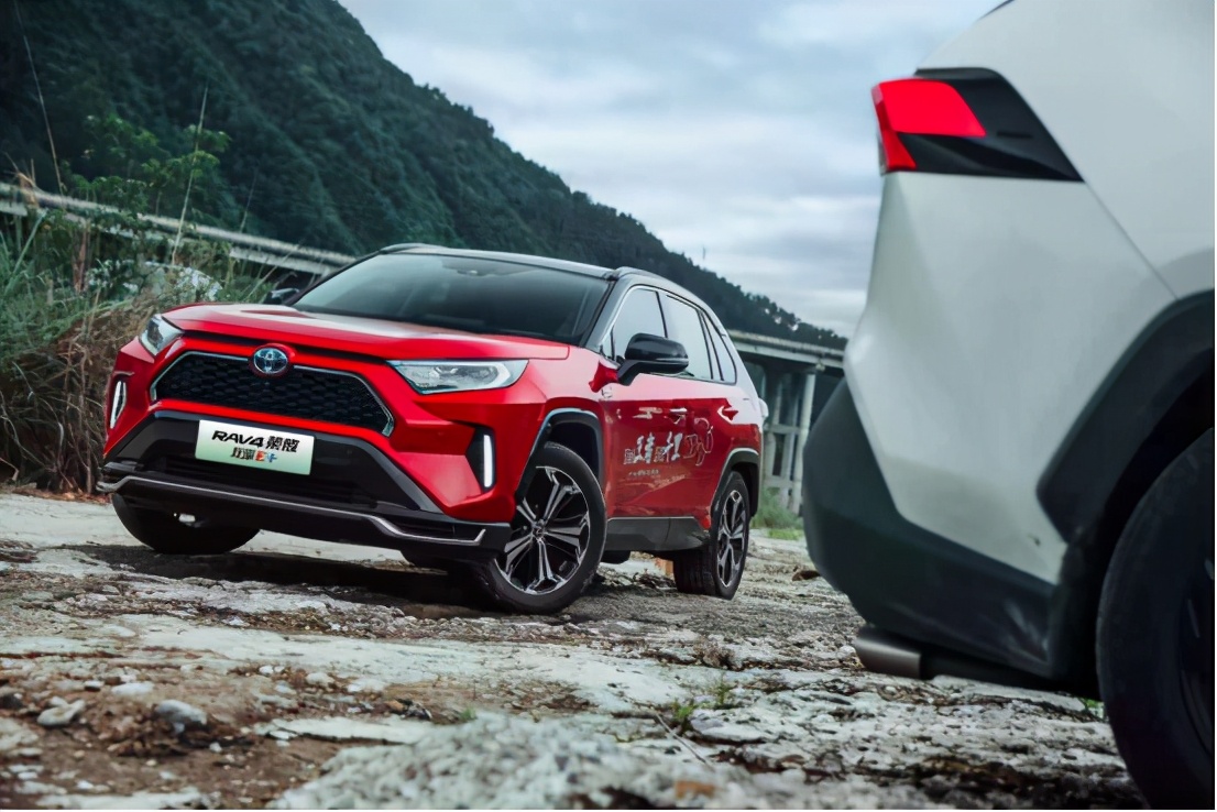 18年丰田卡罗拉双擎混动1.8怎么样,丰田双擎混动最新款