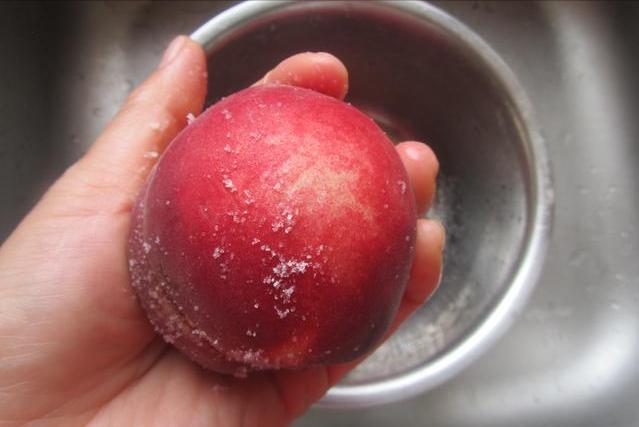 桃子放冰箱更容易坏吗,桃子放冷藏里为什么很快就坏了