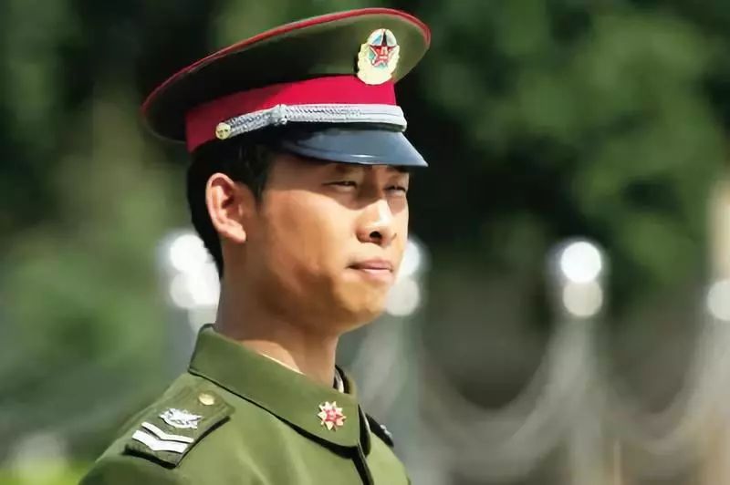 张译和陈松伶为什么会选择丁克,张译为何娶大6岁二婚妻子带孩子