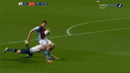 足球场上的搞笑进球视频,足球场上的搞笑瞬间视频