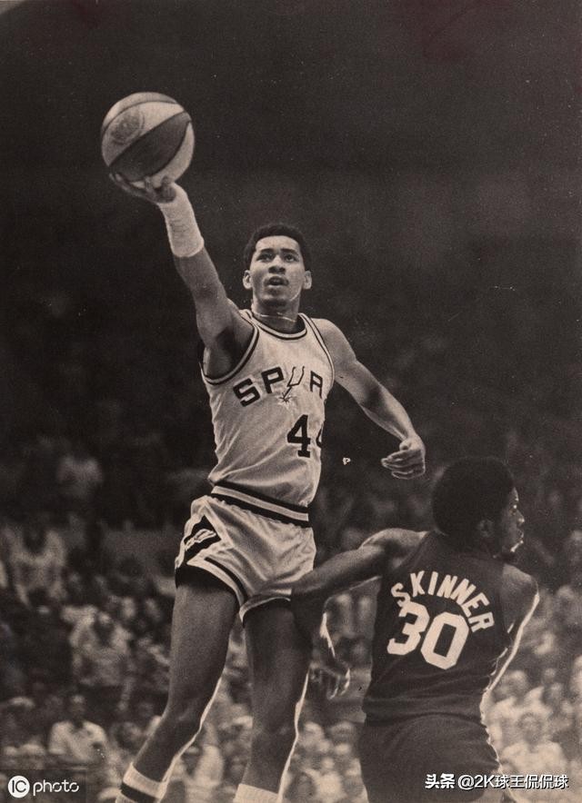 一招鲜吃遍天的nba篮球球星艾弗森,一招鲜吃遍天篮球进攻招式