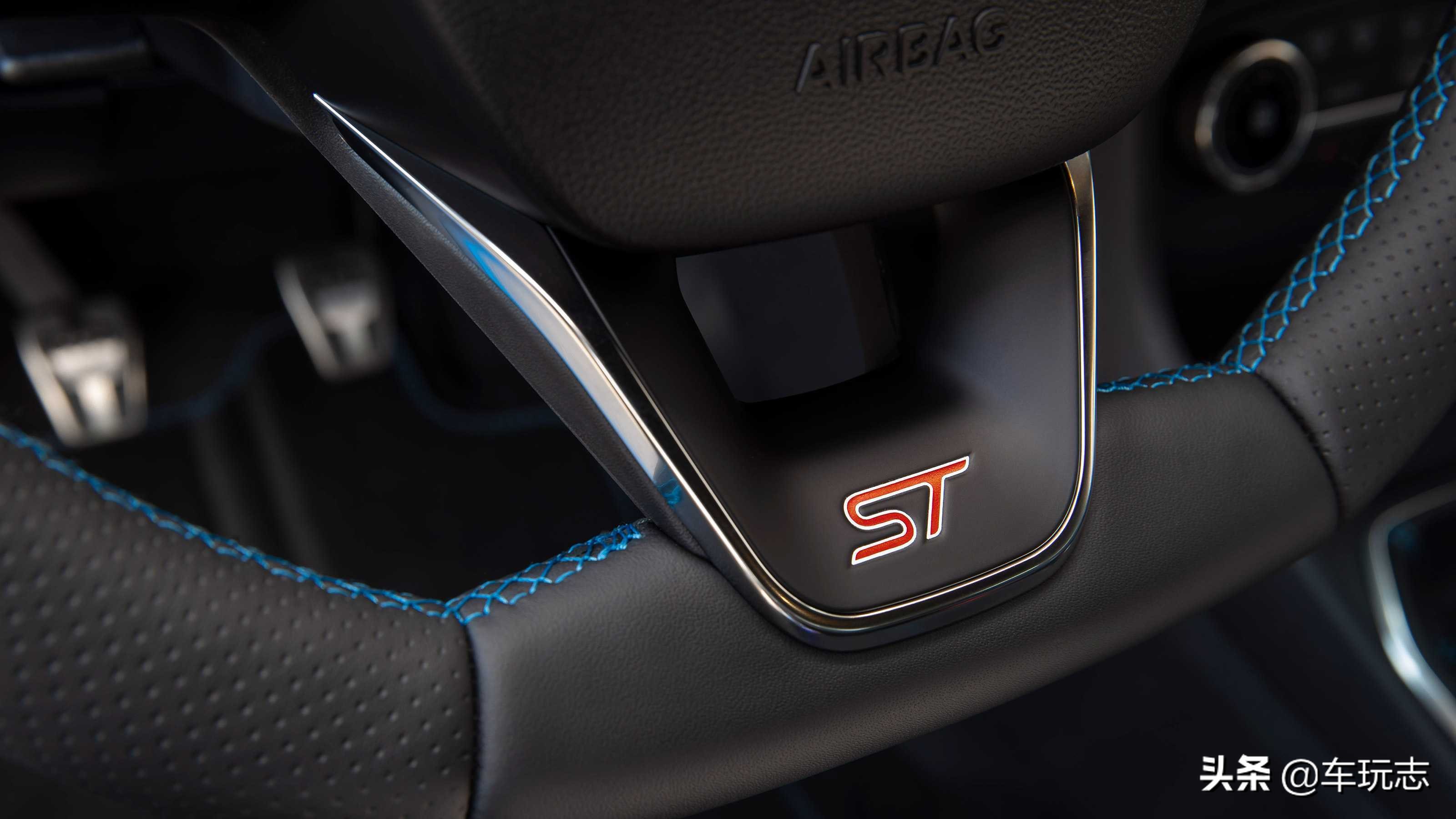 福特性能车小钢炮嘉年华st,嘉年华st1.5t和福克斯同款吗