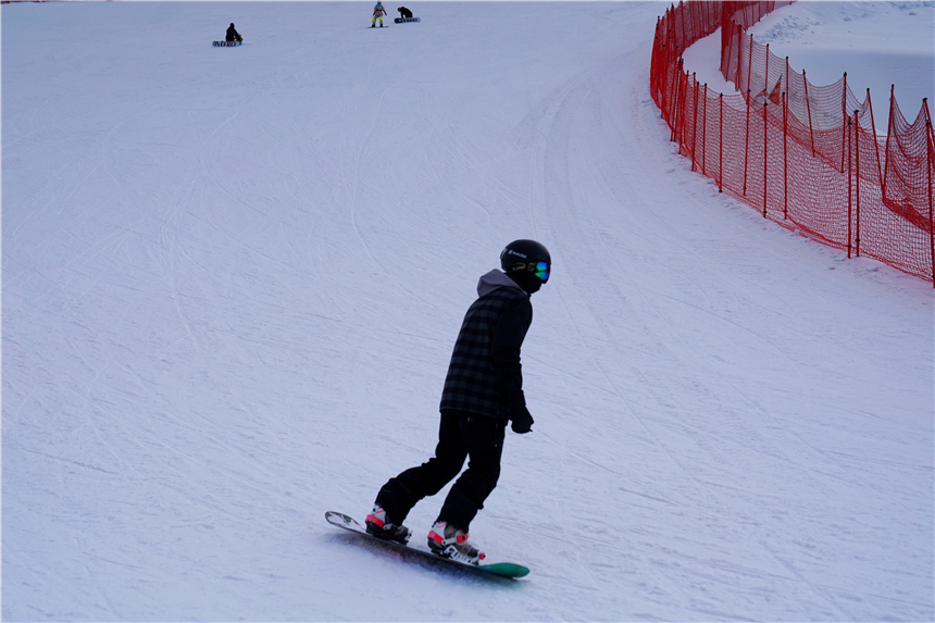 北京附近适合亲子游的滑雪场,崇礼太舞滑雪场滑雪单板
