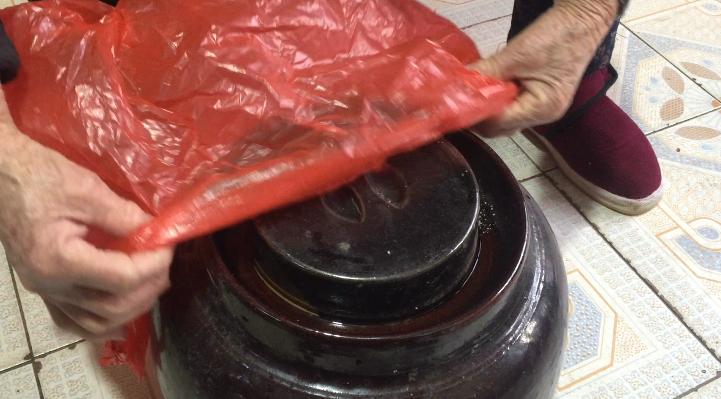 老妈腌鸡蛋不外传的秘诀,农村媳妇教你祖传秘方腌鸡蛋