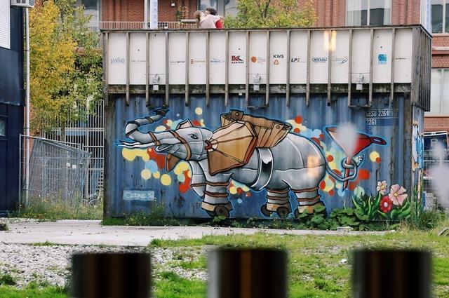 荷兰各城市足球队,荷兰总人口和总面积多少