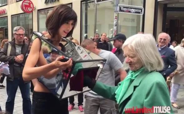 保护女人的合法权益,保护女性的正当权益