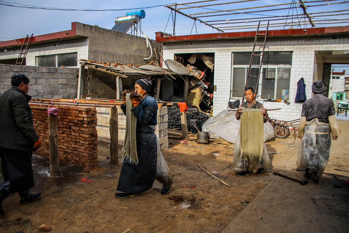 即将消失的美食味道,纯人工红薯粉条制作工艺