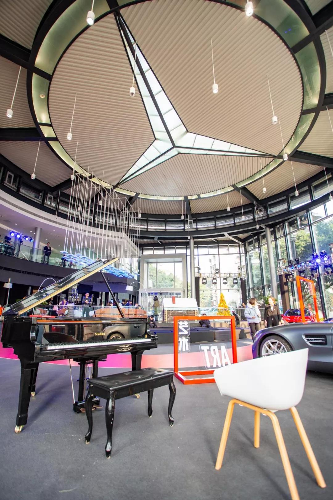 奔驰网红店,打卡网红店有什么意义