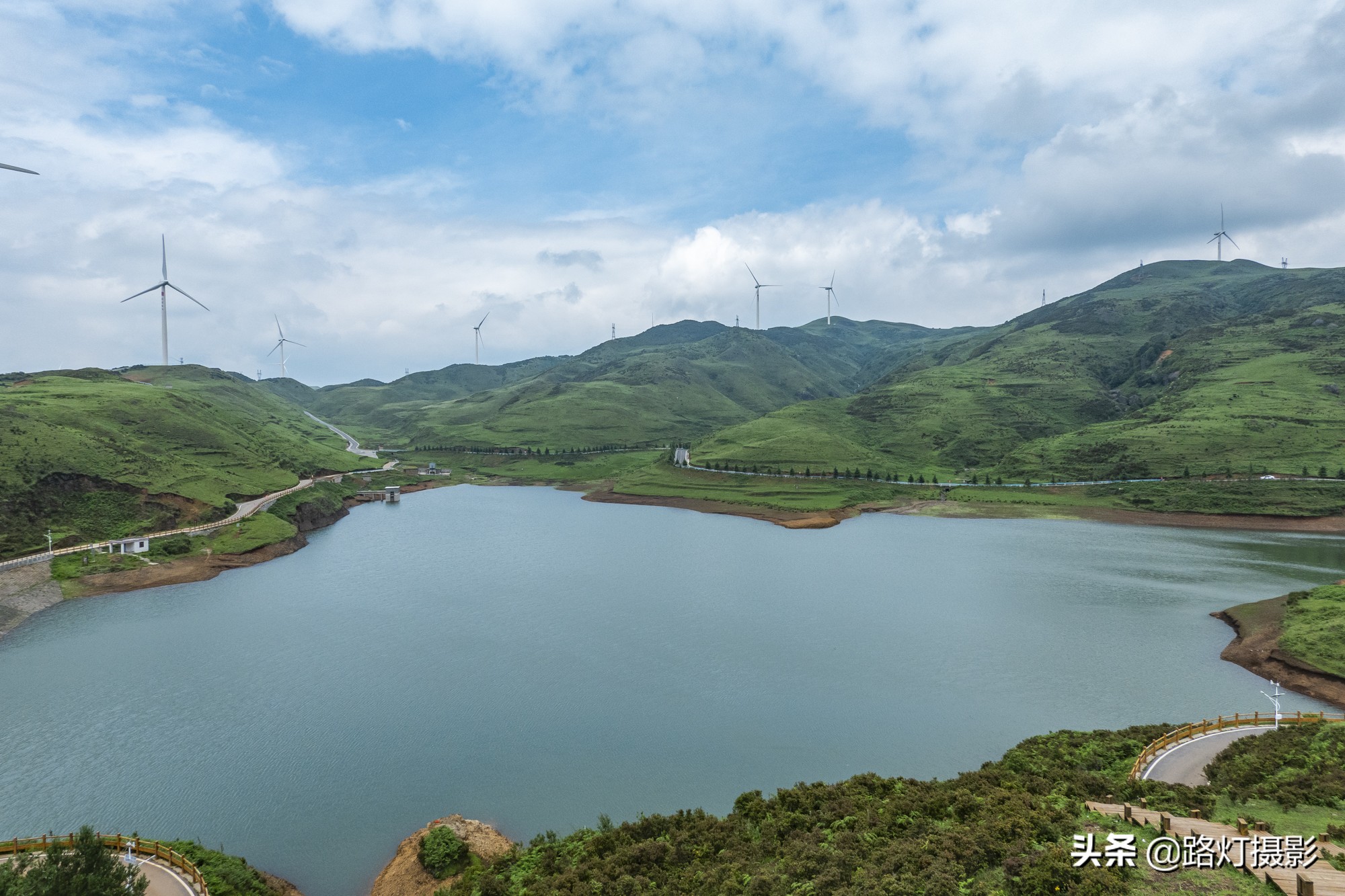 贵州这个县级市不简单，川黔要塞避暑胜地，靠一种水果跻身土豪榜