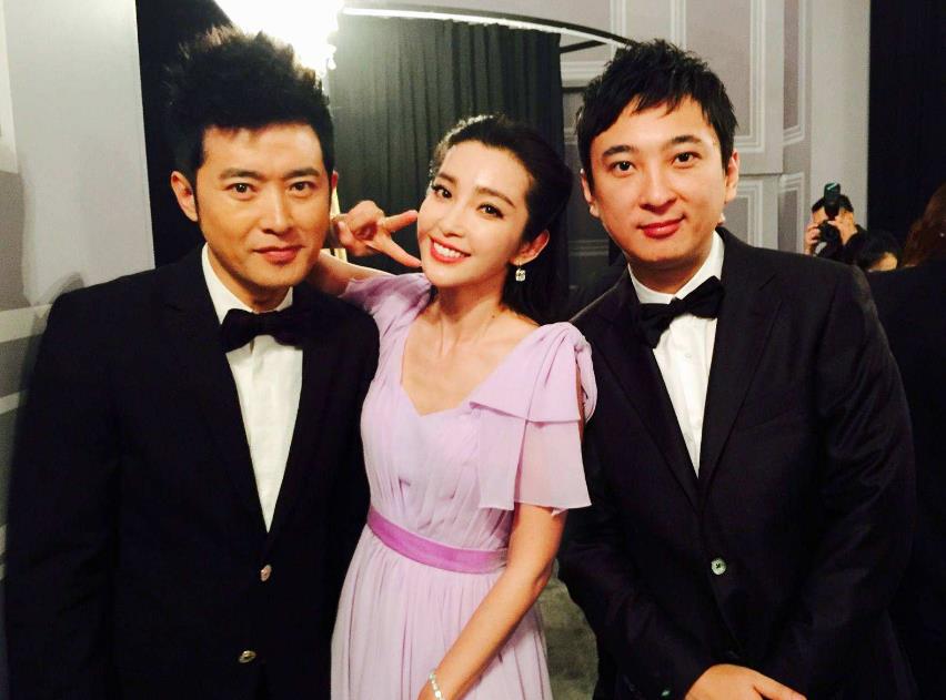 王思聪逛夜店消费30万,*牙虎**神豪包场花45万,但校长赢在格局?