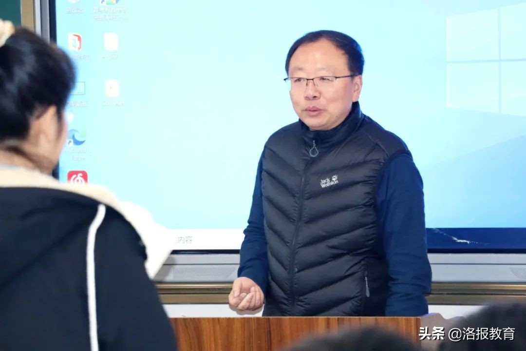 教师风采展环创,教师风采艺术展