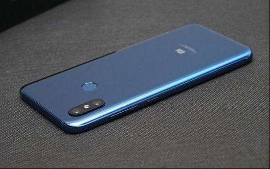 现在手机都没有挂绳孔,以前老款手机的挂绳叫什么