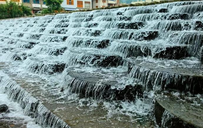 天门高空漂流玻璃滑道,高空玻璃天桥景点大全