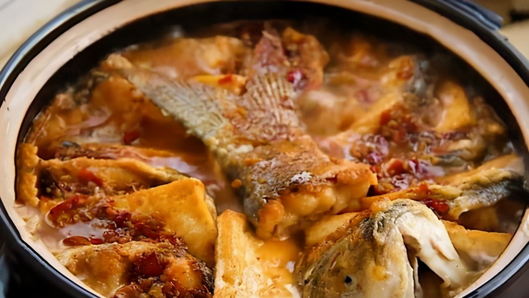 草鱼怎么炖才好吃又简单视频,草鱼怎么炖最好吃最简单