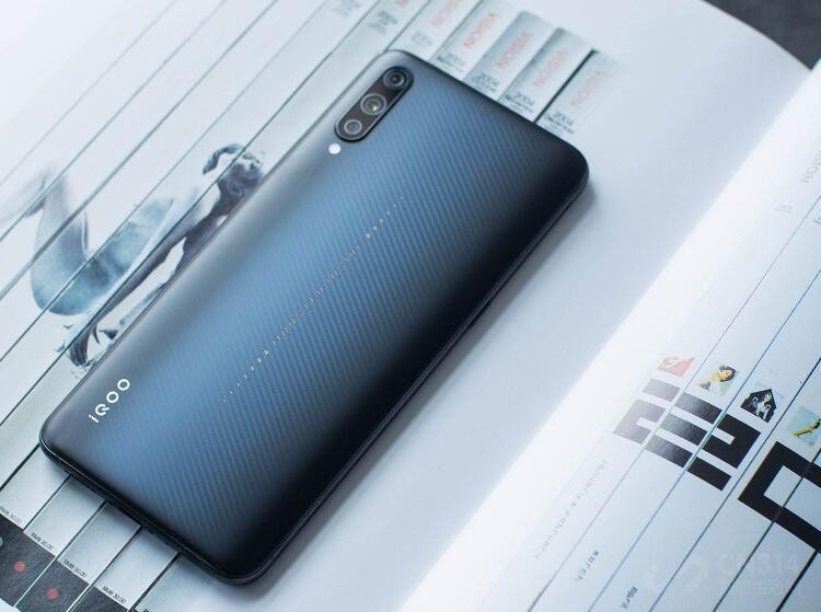 三月手机圈大爆炸，旗舰、钢炮、神器纷纷出炉！