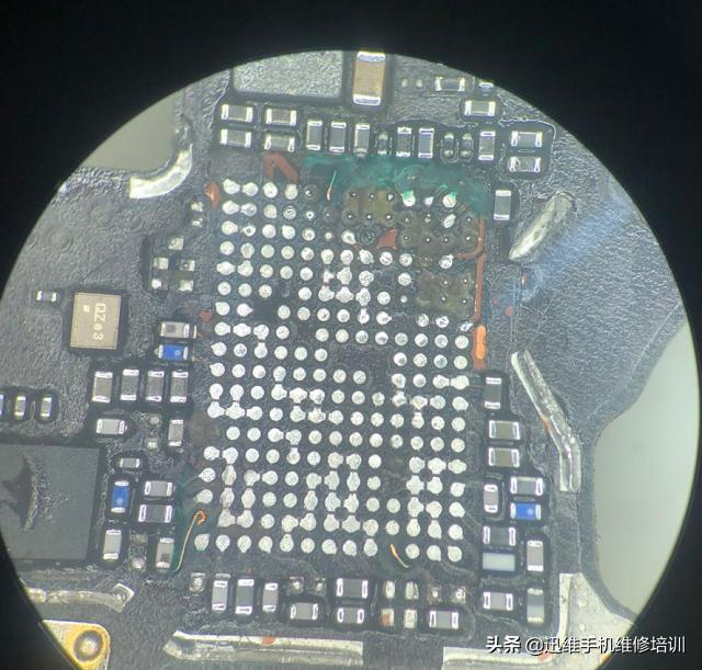 华为P30Pro开机卡顿WiFi打不开,主板掉点惨不忍睹这都完美修复